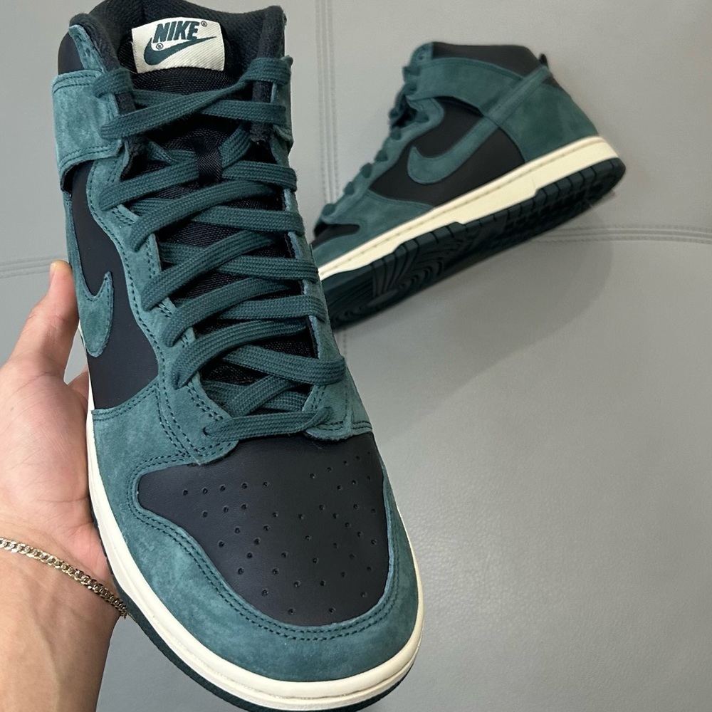NWT NIKE DUNK HIGH GREEN - Picture 2 of 3
